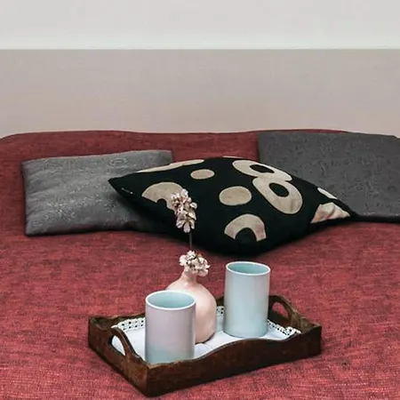 1 Bedroom Gorgeous In アパート