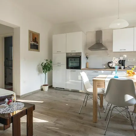 One-bedroom In Daire *